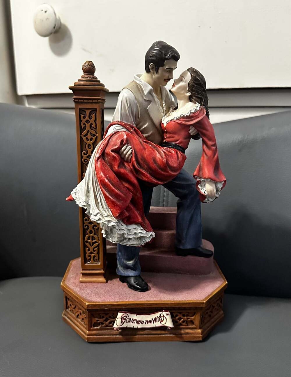 1999 San Francisco Music Box Company Gone With The Wind Rhett Scarlett Figurine